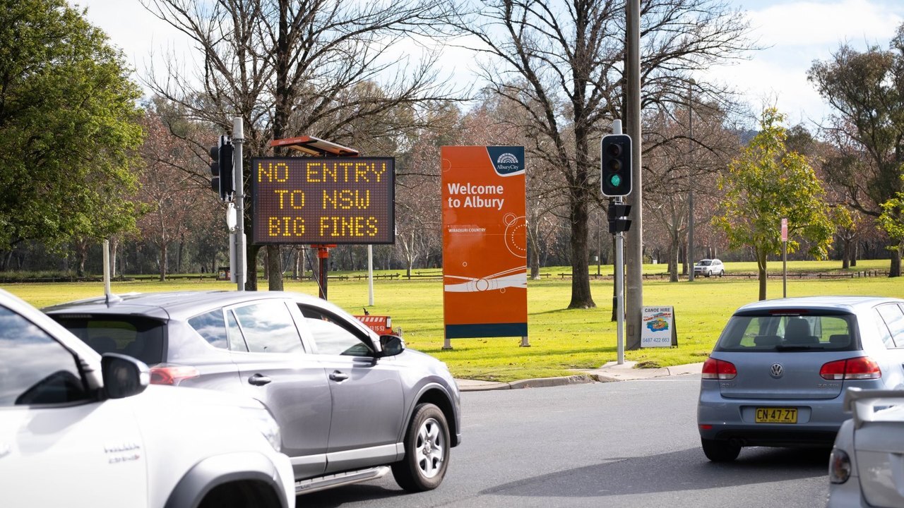 Premier warns NSW-Vic border towns could be locked down