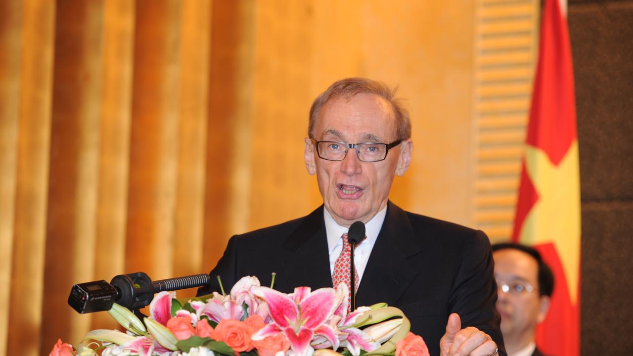 Bob Carr believes Australia can have a good working relationship with both China and the United States. All it will take is some confident diplomacy.