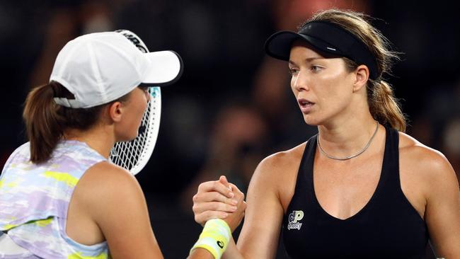 Danielle Collins shakes hands with Iga Swiatek after her victory. Picture: AFP Images