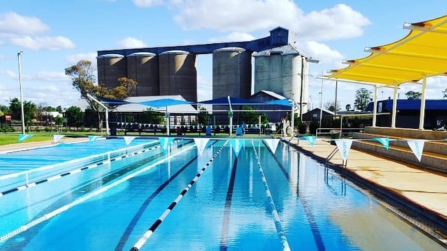 Christopher Eakin stood 100-200 metres outside Narromine pool. Picture: Facebook