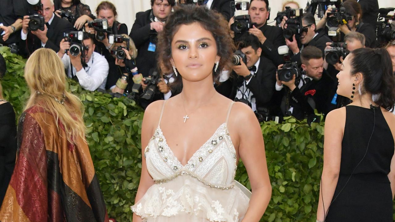 Designer Stefano Gabbana Calls Selena Gomez ‘so Ugly’ On Instagram Nt