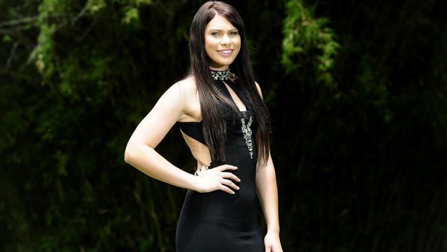 Boxer and Model Che Keneally will travel to Fiji to compete in the World Supermodel Pageant.