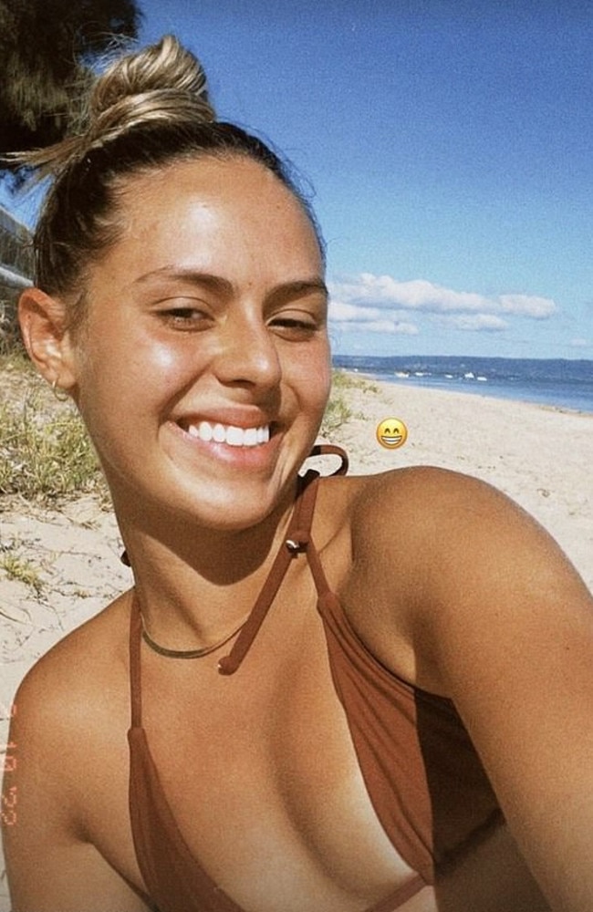 Mia Fevola soaking up the sun on a beach in Melbourne. Picture: Instagram/miafevola