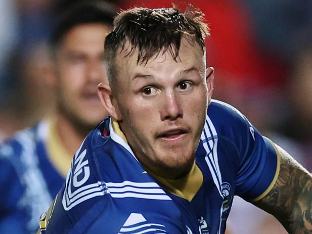 SYDNEY, AUSTRALIA - APRIL 26:  JÃ¢â¬â¢maine Hopgood of the Eels passes the ball during the round eight NRL match between Manly Sea Eagles and Parramatta Eels at 4 Pines Park on April 26, 2024, in Sydney, Australia. (Photo by Cameron Spencer/Getty Images)