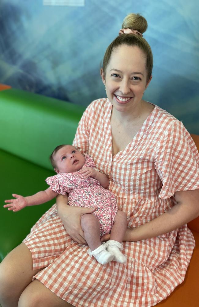 New mum Tahlia Ruhle and four-week-old Ellidy at Mackay Base Hospital. Photo: Zoe Devenport