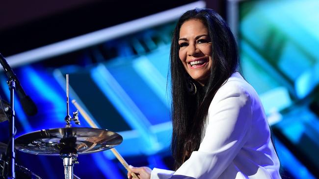 Musician Sheila E. performs on the fourth and final day of the Democratic National Convention at Wells Fargo Center on July 28, 2016 in Philadelphia, Pennsylvania. / AFP PHOTO / Robyn BECK