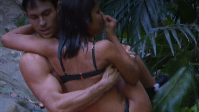 Joey Essex and Maria Thattil getting steamy in the jungle.