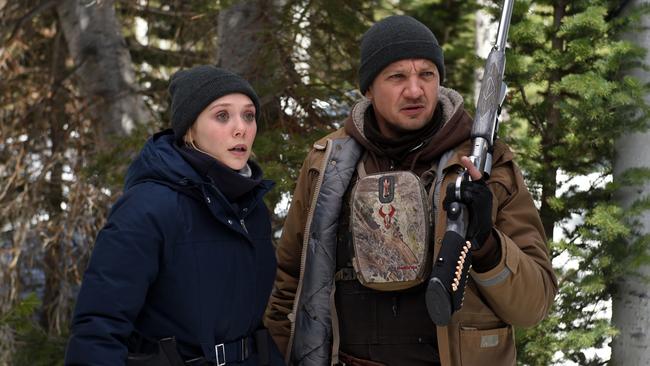 Elizabeth Olsen and Jeremy Renner in Wind River.