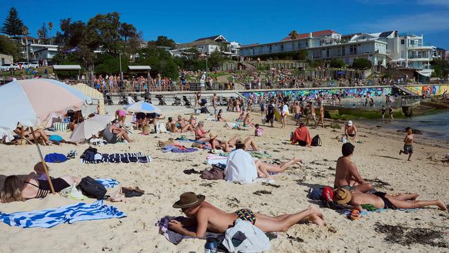 SYDNEY, AUSTRALIA - NewsWire Photos, January 04, 2025.  Beachgoers are seen at Bondi Beach on a hot day :   Picture: NewsWire / Flavio Brancaleone