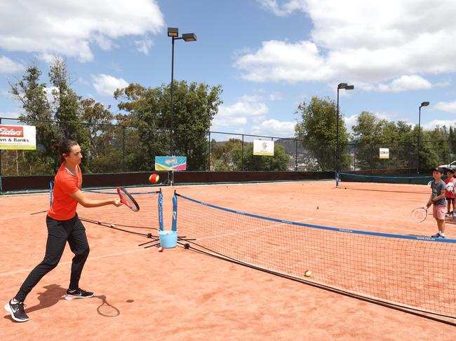 Caroline Garcia of France has a ht of tennis with local children during day one of the 2019 Hobart International at Domain Tennis Centre. Picture: Robert Cianflone/Getty Images