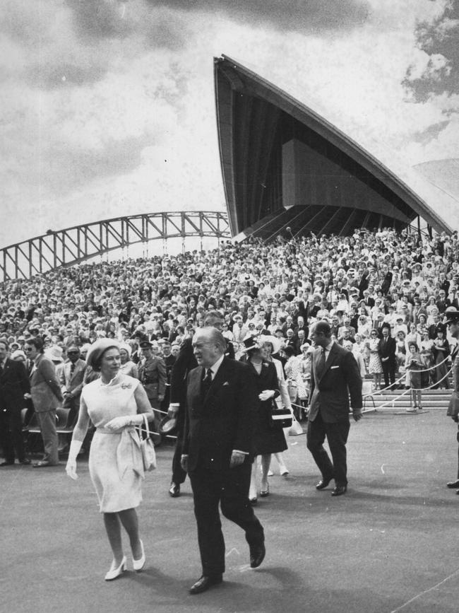 Queen Elizabeth at the opening of the Opera House in 1973.