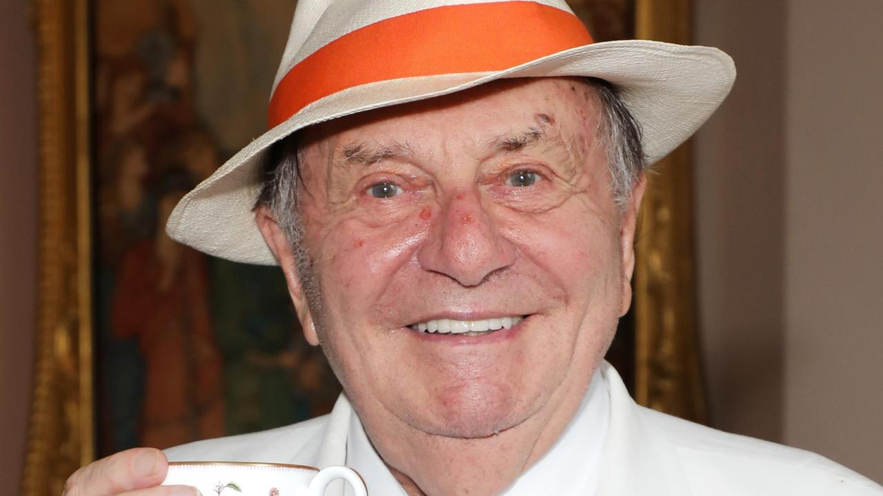 Barry Humphries, Dame Edna, To Be Farewelled At Sydney State Funeral ...