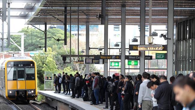 Overcrowded trains from Parra