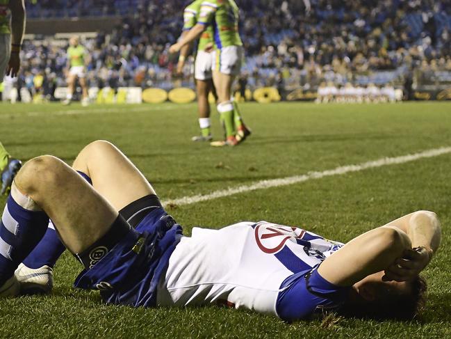 SYDNEY, AUSTRALIA - JULY 07: Brett Morris of the Bulldogs shows his dejection after defeat during the round 17 NRL match between the Canterbury Bulldogs and the Canberra Raiders at Belmore Sports Ground on July 7, 2018 in Sydney, Australia.  (Photo by Brett Hemmings/Getty Images)