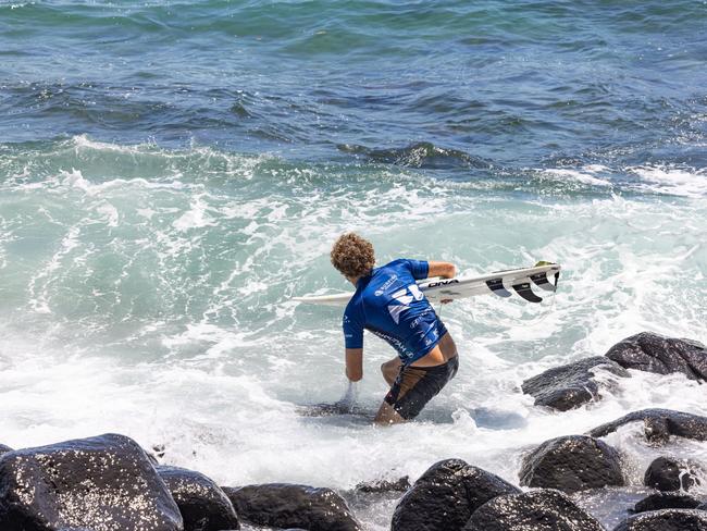 Burleigh Heads surfer Jay Thompson checking out the layout of the 2024 Australian Boardriders Battle grand final at his home break. Picture: Andy Morris/Surfing Australia