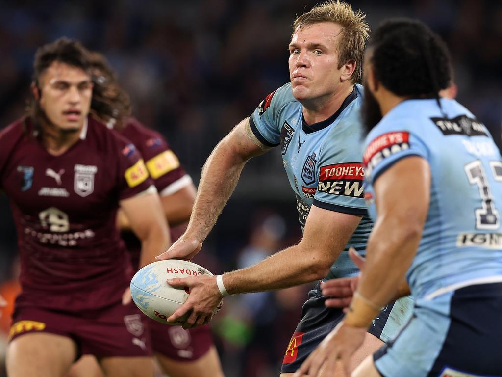 Tolutau Koula of the Manly Sea Eagles scoring a try during the round  News Photo - Getty Images