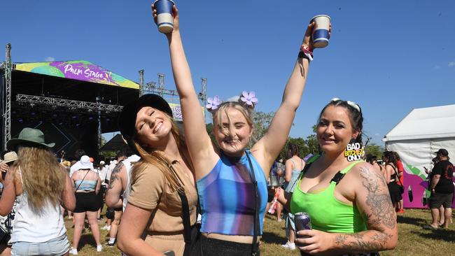 Hannah Cross, Samantha Dorries and Rachelle Oakey at BASSINTHEGRASS 2022. Picture: (A) manda Parkinson