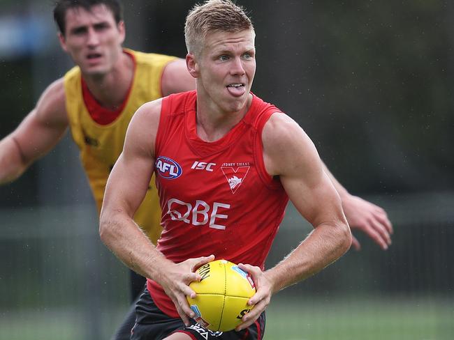 Dan Hannebery during Swans training at Moore Park ahead of this weeks JLT Series match against the GWS Giants. Picture. Phil Hillyard