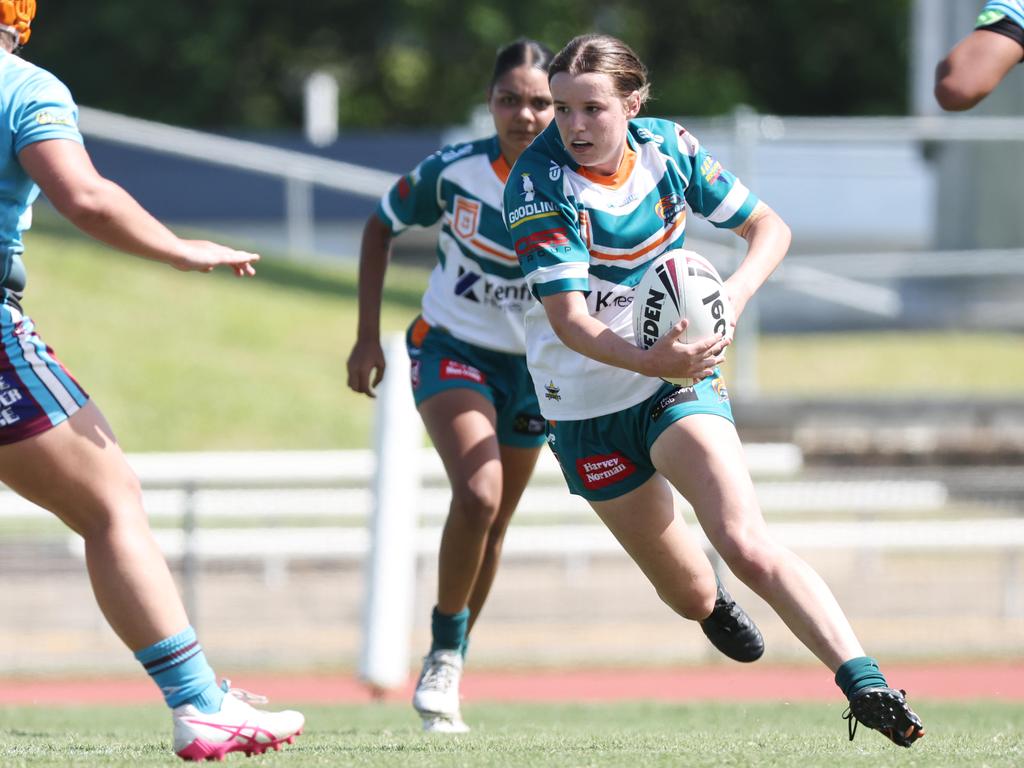 Sari Ericson shows a turn of speed in the Queensland Rugby League (QRL) Under 19 Women's match between the Northern Pride and the Mackay Cutters, held at Barlow Park. Picture: Brendan Radke