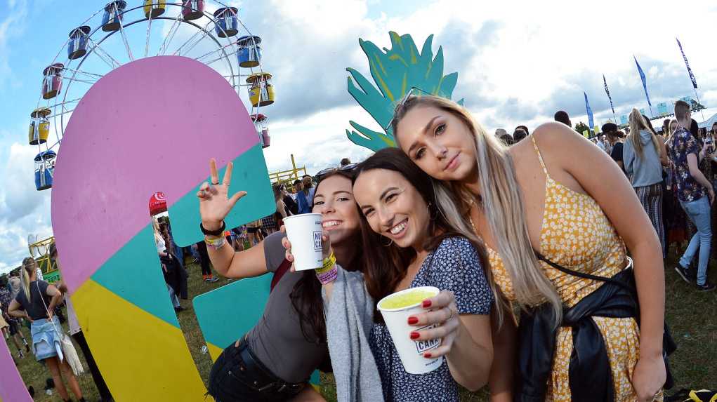 Big Pineapple Music Festival. Laura Maclachlan, Selena Johnson and Monika Milner.