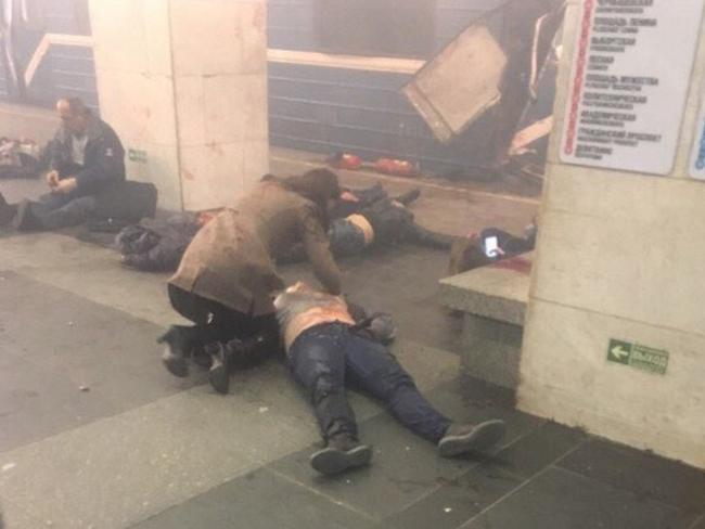 A huge explosion at the metro station in St. Petersburg left many wounded.