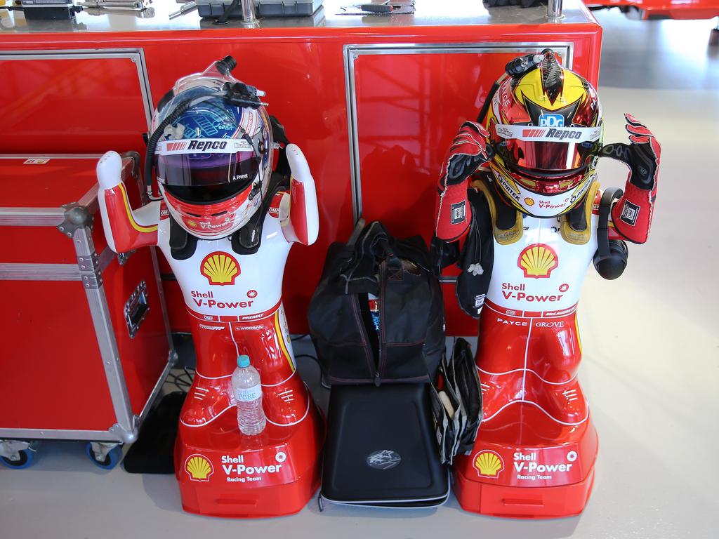 2019 Supercheap Auto Bathurst 1000, Virgin Australia Supercars Championship. #17 Shell V-Power Racing Scott McLaughlin, Ford Mustang GT during the morning practise session. Pictured are the race helmets ready to use. Picture Rohan Kelly