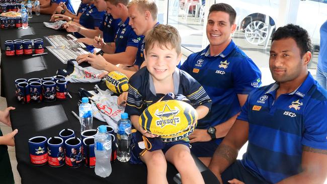 North Queensland Cowboys 2015 Premiers Team-Signed Jersey – Sports