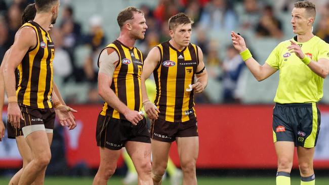 Tom Mitchell reacts after giving away a 50m penalty for dissent. Picture: Getty Images