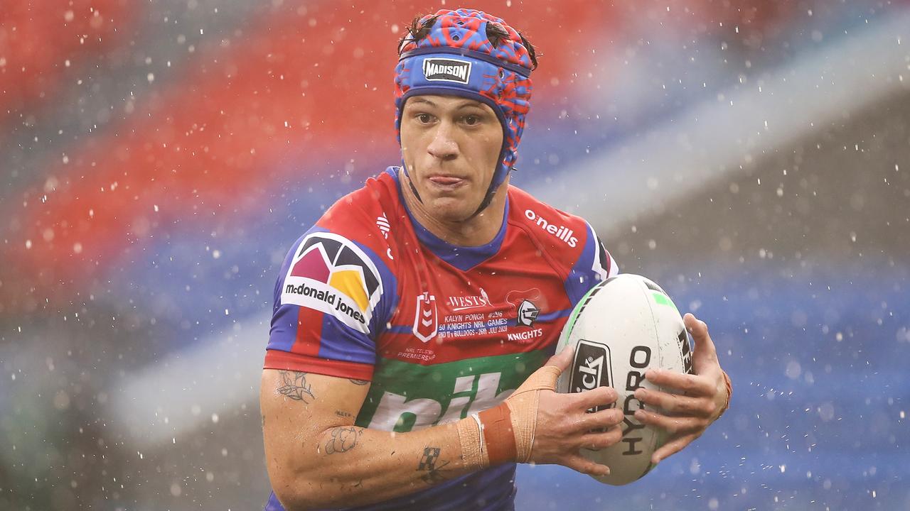 NEWCASTLE, AUSTRALIA - JULY 26: Kalyn Ponga of the Knights is runs the ball during the round 11 NRL match between the Newcastle Knights and the Canterbury Bulldogs at McDonald Jones Stadium on July 26, 2020 in Newcastle, Australia. (Photo by Mark Kolbe/Getty Images)