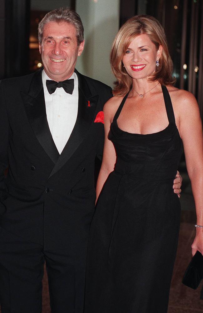 TV personality & fashion editor Deborah Hutton & entrepreneur Harry M Miller arrive at 1997 Logie Award ceremony, Melbourne's Crown Casino 18/05/97                       Awards / Entertainment                   Hutton/TV P/