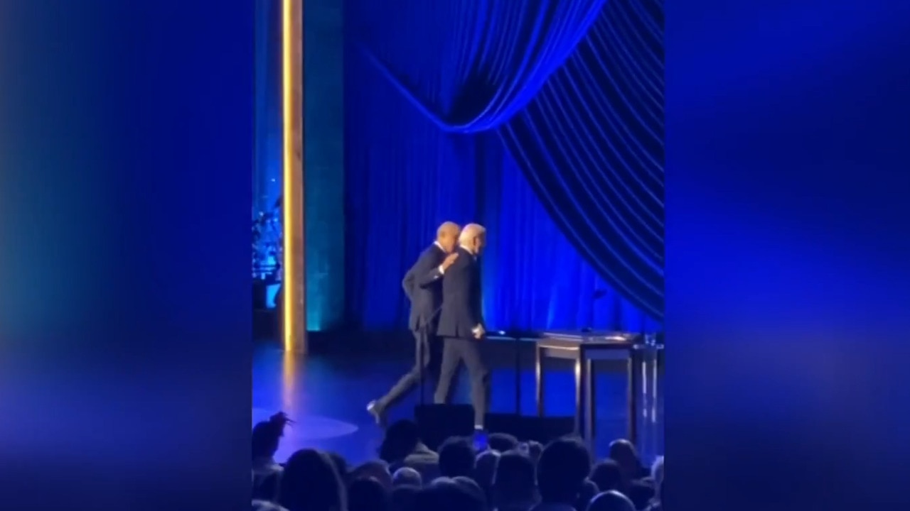 ‘Warm cup of milk’: Barack Obama leads Joe Biden off stage at recent ...