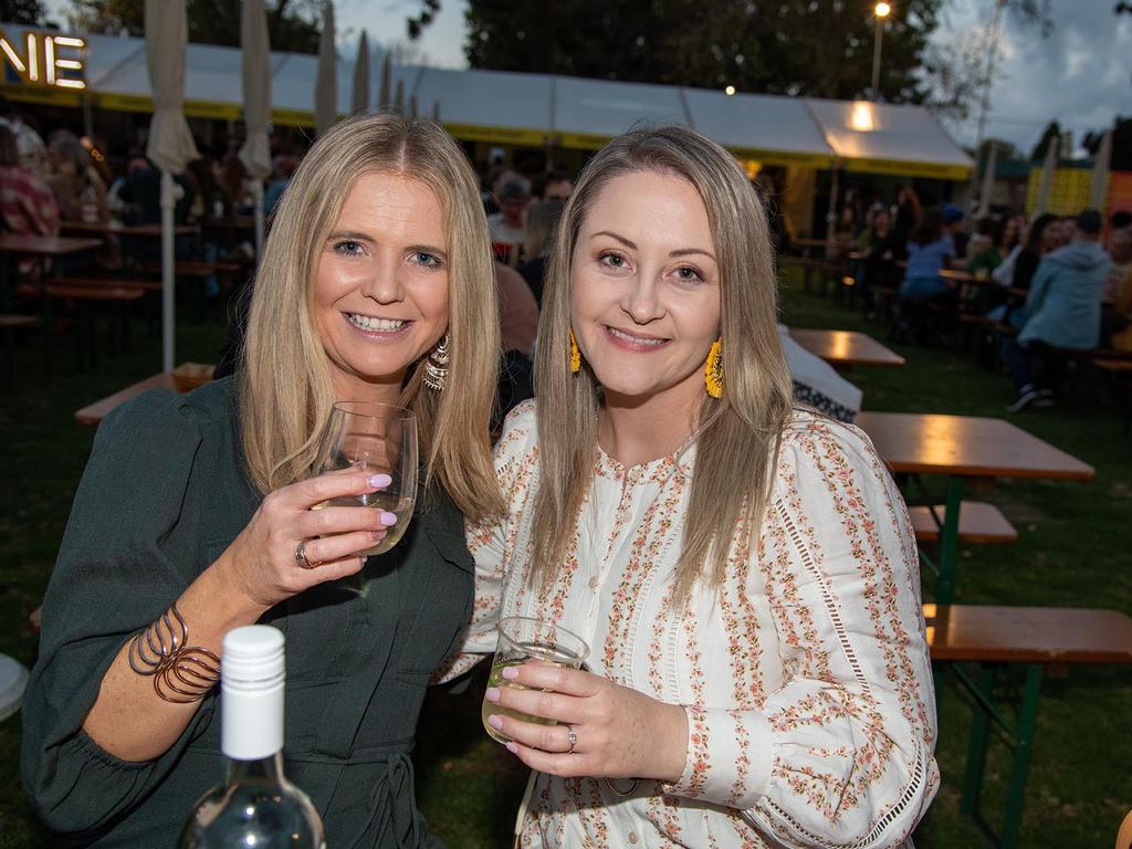 Kerryn Petersen (left) and Rachael Eilers. Festival of Food and Wine, Queens Park, Toowoomba Carnival of Flowers. Friday September 9, 2022 Picture: Bev Lacey