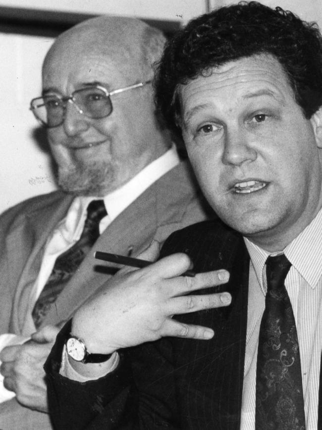 Alexander Downer and Tom Keneally debate the republic in August 1992