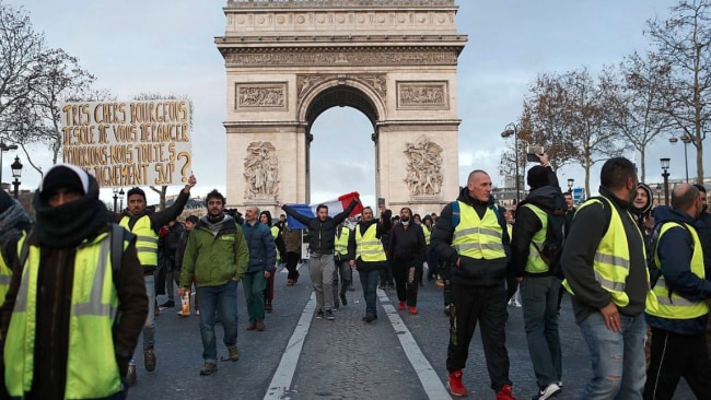 Parisian vest fest enters week five