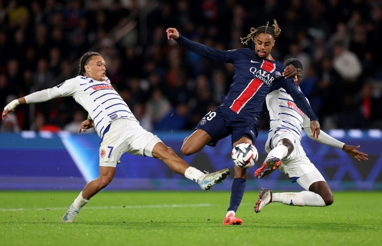 PSG minds on Arsenal return as French clubs scrap for Champions League places