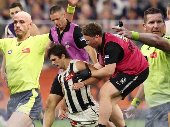 Lachie Schultz umpires debacle piece