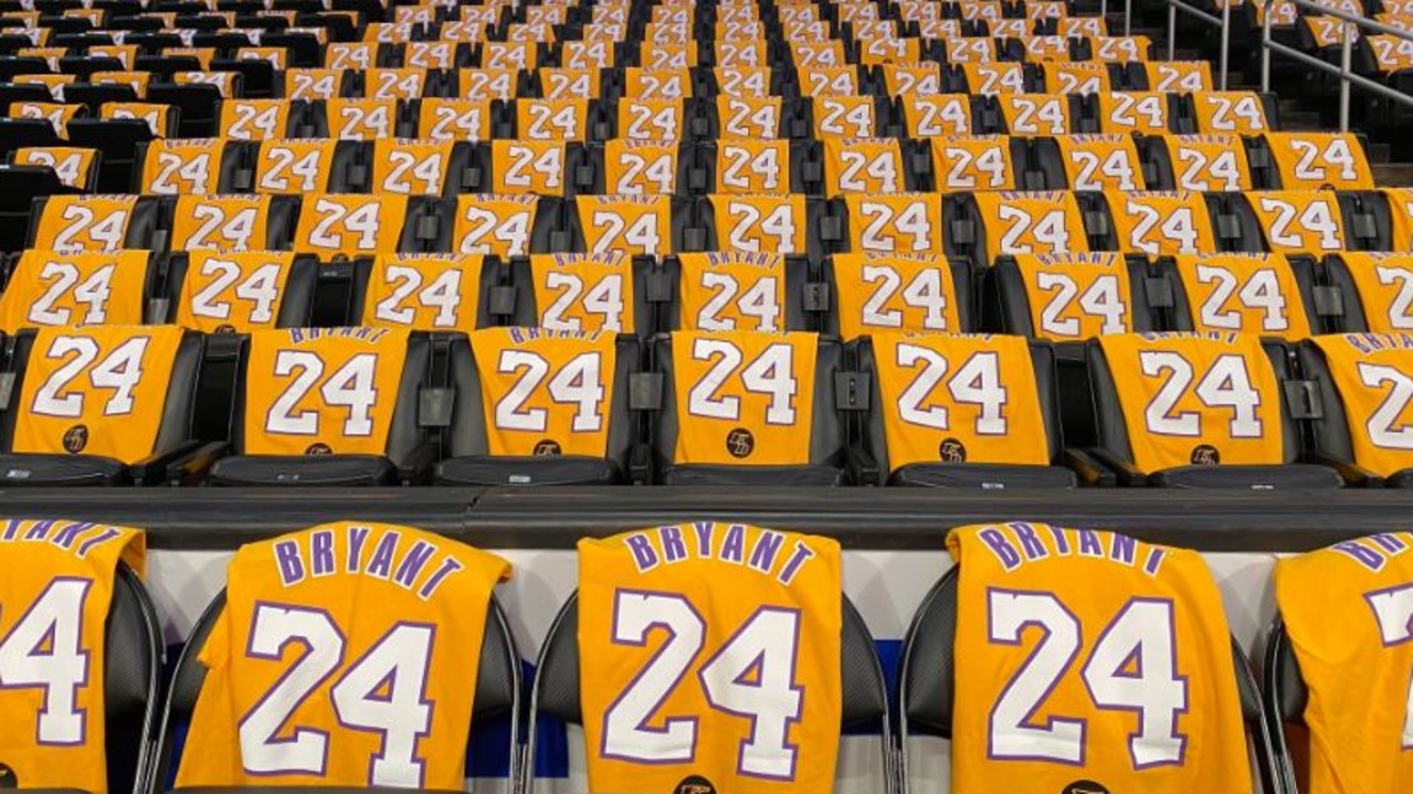 Man tatoos Kobe Bryant's Lakers Jersey on his back to honour the basketball  legend (Photo)