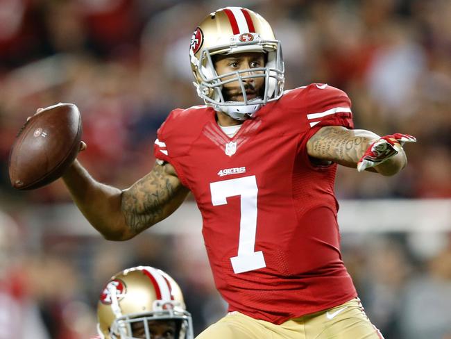 Colin Kaepernick is 'on an island' in 49ers locker room, per