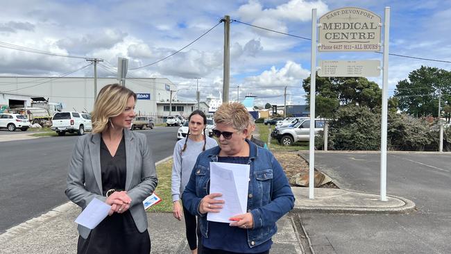 Labor leader Rebecca White with East Devonport resident Karen Mahsein. Picture: Simon McGuire.