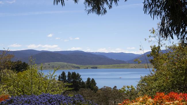 Local water temperatures, such as Lake Jindabyne in the Snowy Mountains, dip to around 4°C on average. Picture: Destination NSW