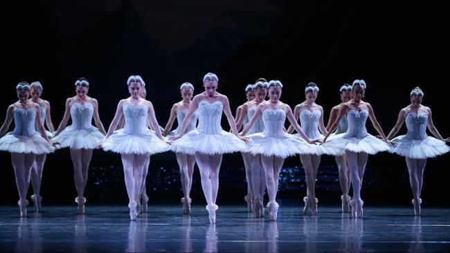 Ballet review: Swan Lake, Australian Ballet, Arts Centre Melbourne ...