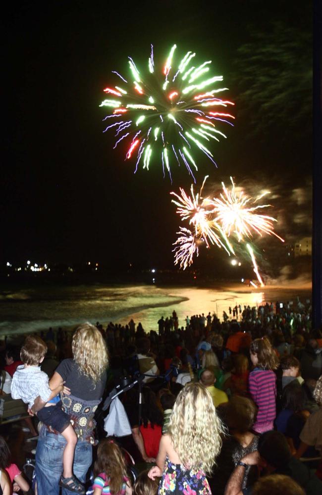 New Year's Eve at MOOLOOLABA - Early Fireworks.