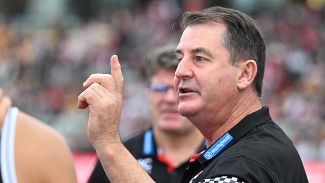 LAUNCESTON, AUSTRALIA - MAY 11: Ross Lyon, Senior Coach of the Saints addresses the team during the round nine AFL match between match between Hawthorn Hawks and St Kilda Saints at  University of Tasmania Stadium, on May 11, 2024, in Launceston, Australia. (Photo by Steve Bell/Getty Images)