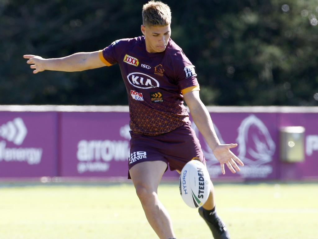 Reece Walsh runs during a Brisbane Broncos NRL training session at