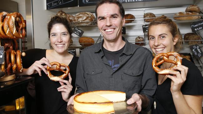 Barbara Quintella, Thomas Becker and Silvia Martini from Brezel Bar with a baked cheesecake.