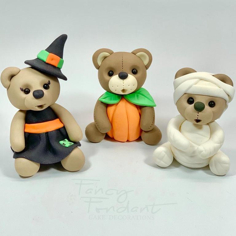 Etsy (FancyFondatAus), Fondant Halloween Teddy Cake Toppers.