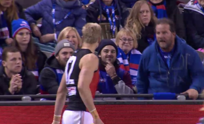 Nick Riewoldt with Bulldogs fans.