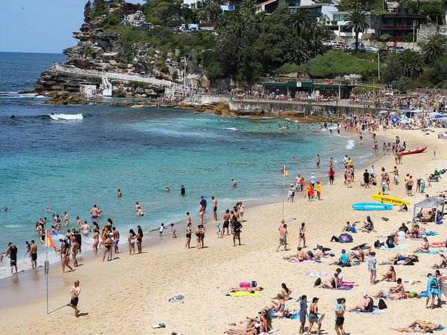 SYDNEY, AUSTRALIA : NewsWire Photos - OCTOBER 07 2024 ; Sydney siders flock to the Bronte Beach as the temperature hits above 27 degrees today in Sydney. Picture: NewsWire / Gaye Gerard