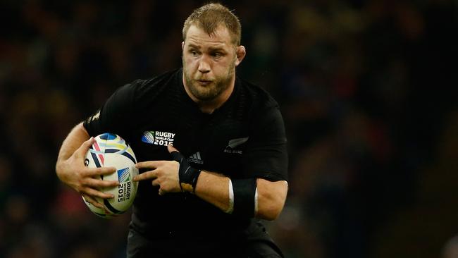 All Blacks forward Owen Franks will stay in New Zealand rugby until 2019.