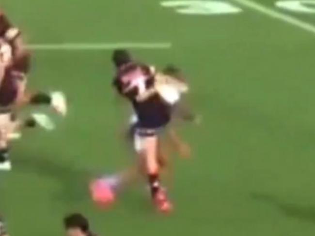 Brad Schneider will miss a month of footy after this tackle